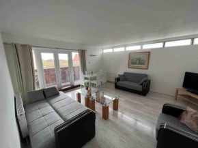 Queensway 2 bedroom flat